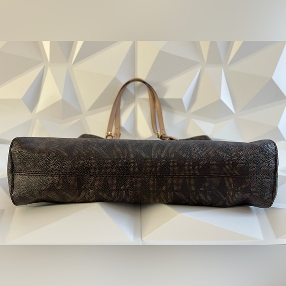 Michael Kors Signature Leather Jet Set Tote Brown Shoulder Bag - Picture 8 of 16
